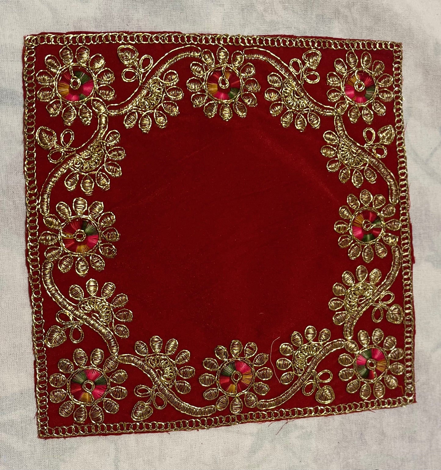 Red Velvet Zari Aasan (25x25cm)