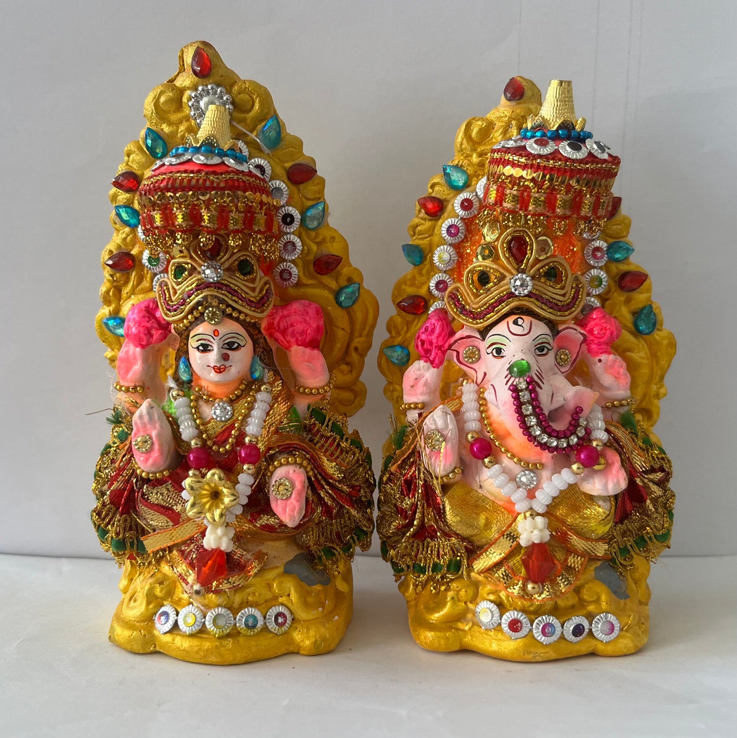 Lord Laxmi Ganesh Pair Murti Multicolour Moti (14cm)