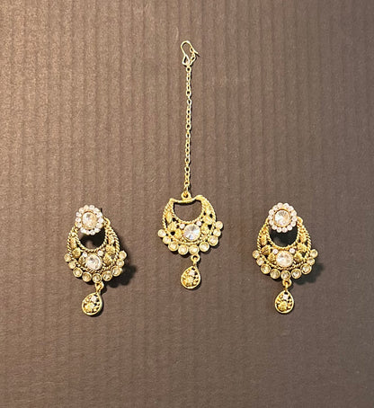 Round Stone Jhumka With Maangtika