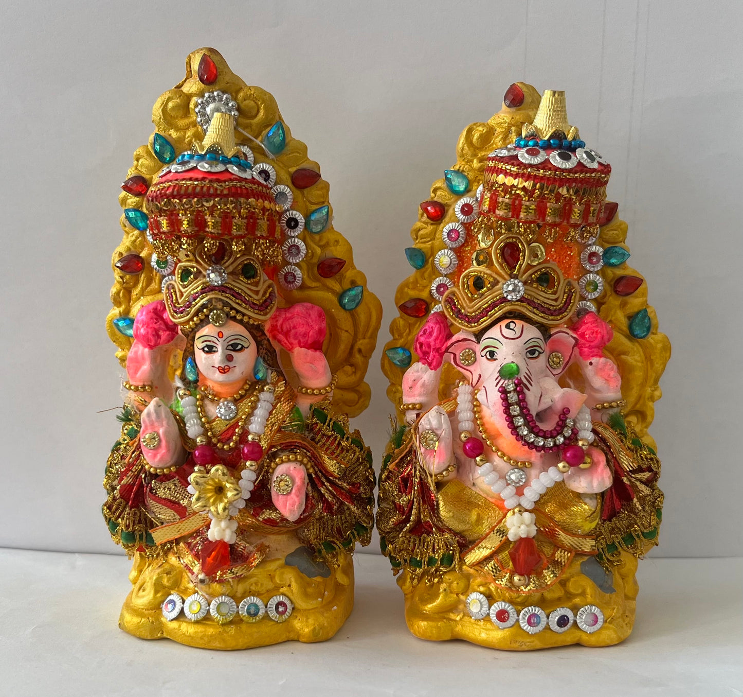 Lord Laxmi Ganesh Pair Murti Multicolour Moti (14cm)