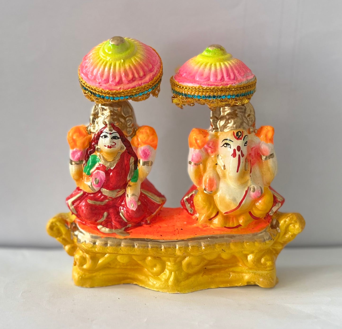 Lord Laxmi Ganesh attached Murti Multicolour Moti (14cm)