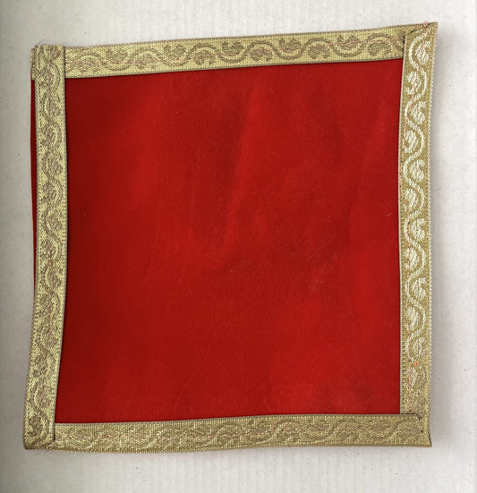 Red Velvet Golden Square Aasan (17x17cm)