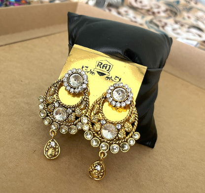 Round Stone Jhumka With Maangtika